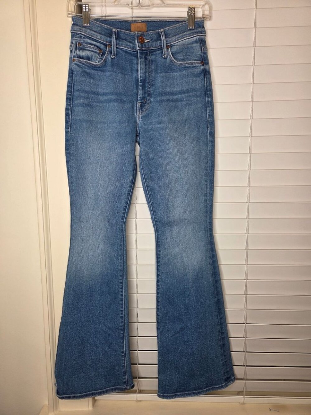 Mother Lil Weekender High Rise Flare Jeans Size 26 Layover frayed